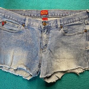 Tilt Jean Shorts